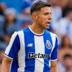Jan Bednarek: Wiek i kariera. Od debiutu po Porto co dały mu lata?