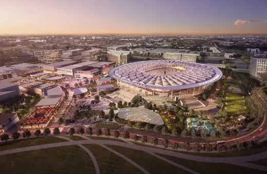 Nowoczesny kompleks sportowo-rekreacyjny z imponującym stadionem Inter Miami. Wokół boiska rozciąga się tętniące życiem centrum handlowo-rozrywkowe.