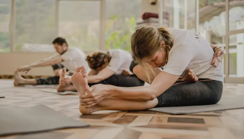 Joga czy Pilates? Która praktyka zmieni Twoje ciało i umysł?