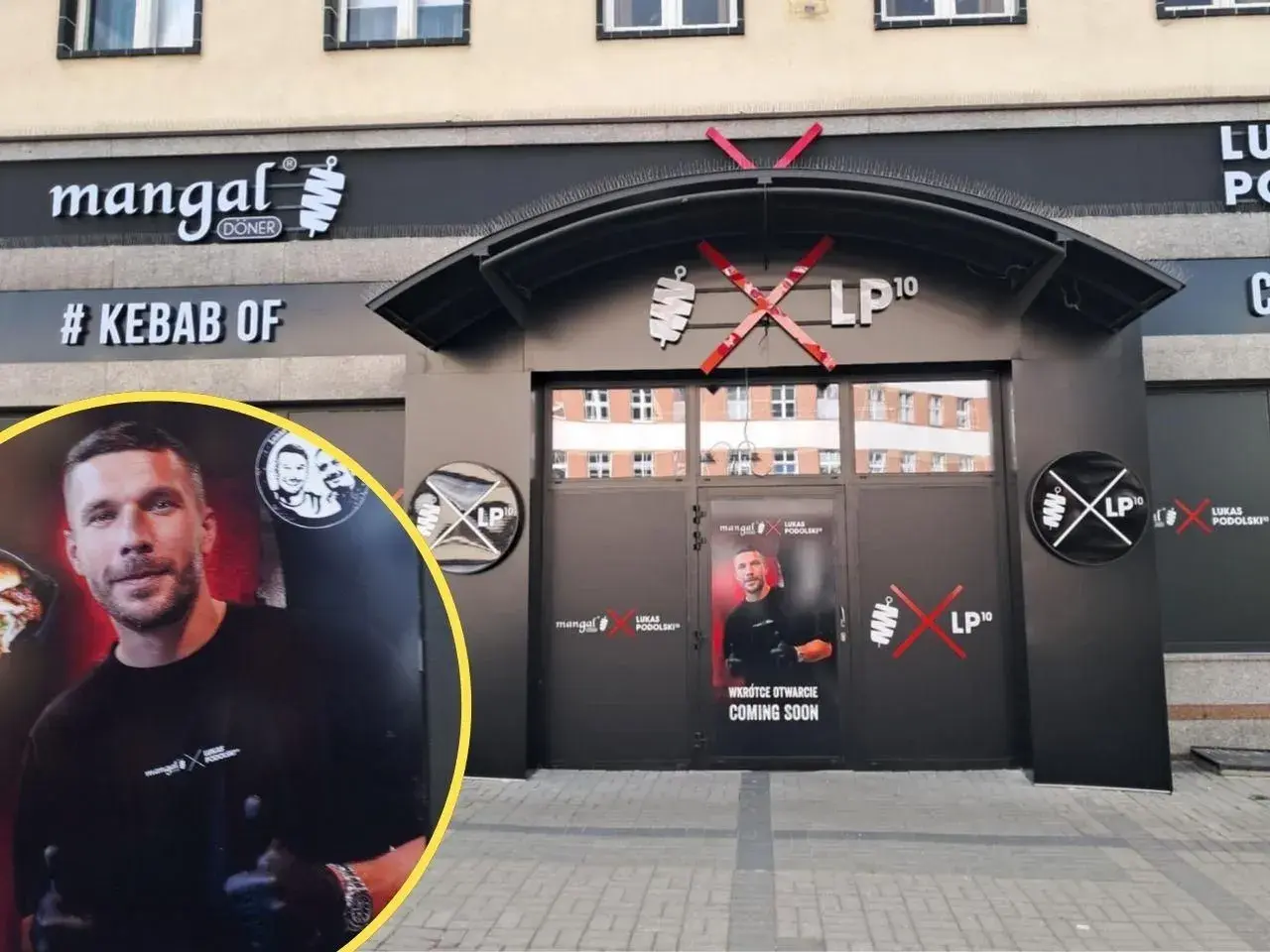 Lukas Podolski zaprasza do swojego lokalu z kebabem. Na fasadzie widnieje logo "LP10" i napis "# KEBAB OF".