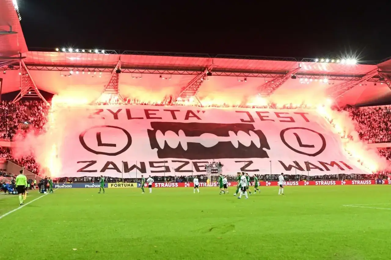 Ogromna oprawa Legii Warszawa z hasłem
